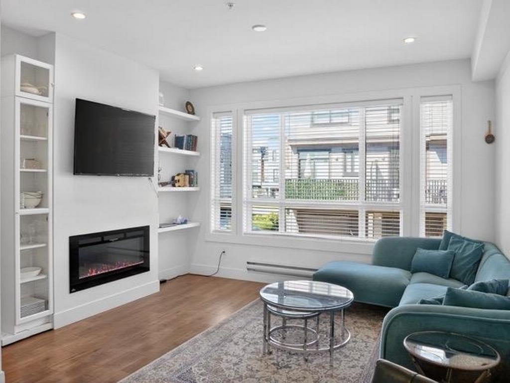 Listing Image for R3110252