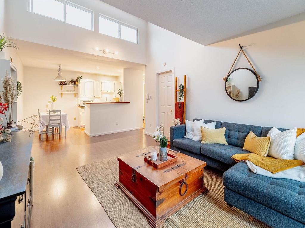 Listing Image for R3110271