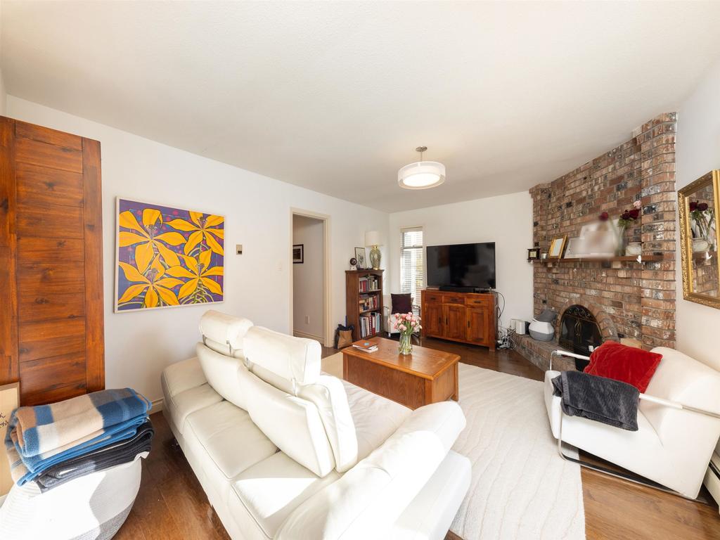 Listing Image for R3110294