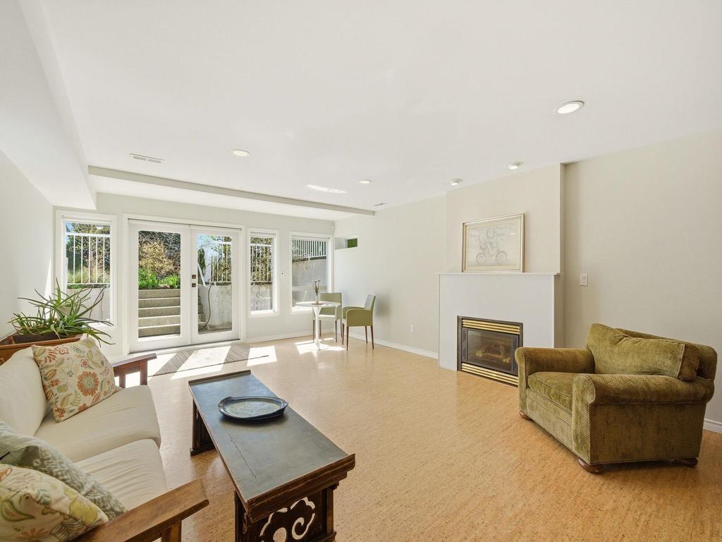 Listing Image for R3110295