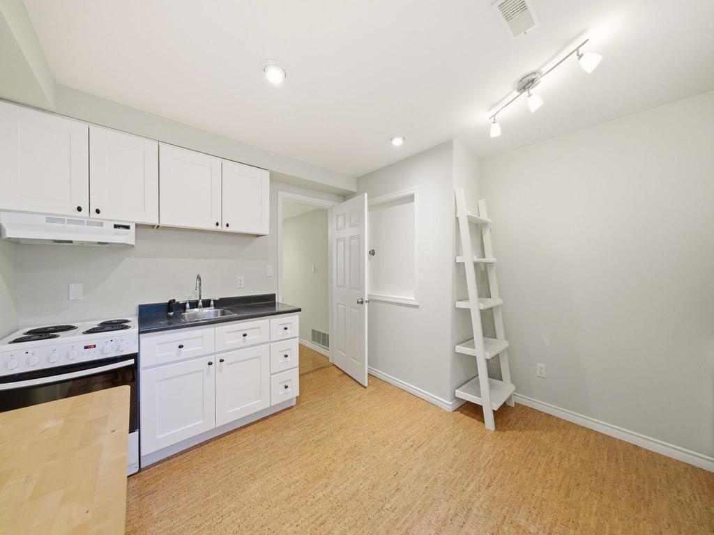 Listing Image for R3110295