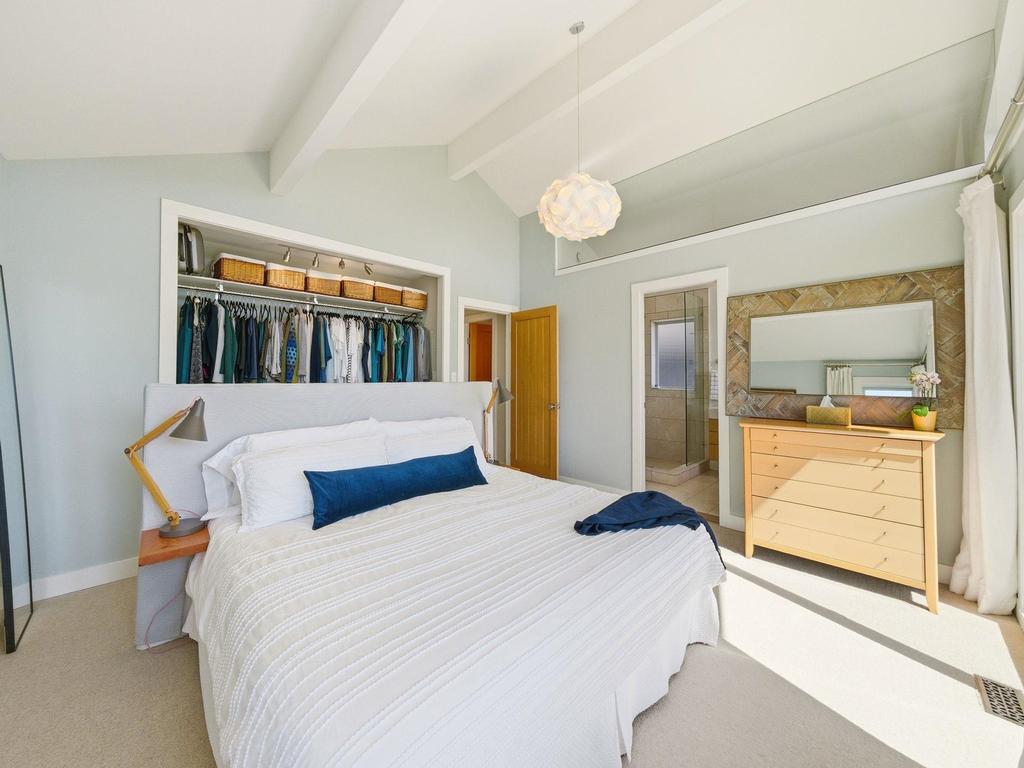 Listing Image for R3110295