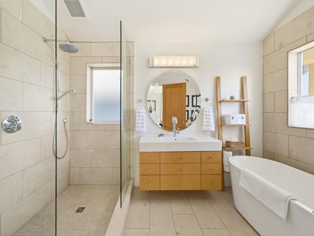 Listing Image for R3110295