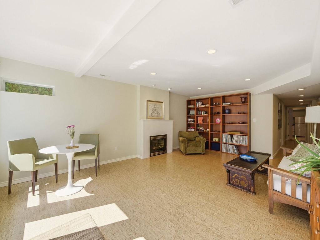 Listing Image for R3110295