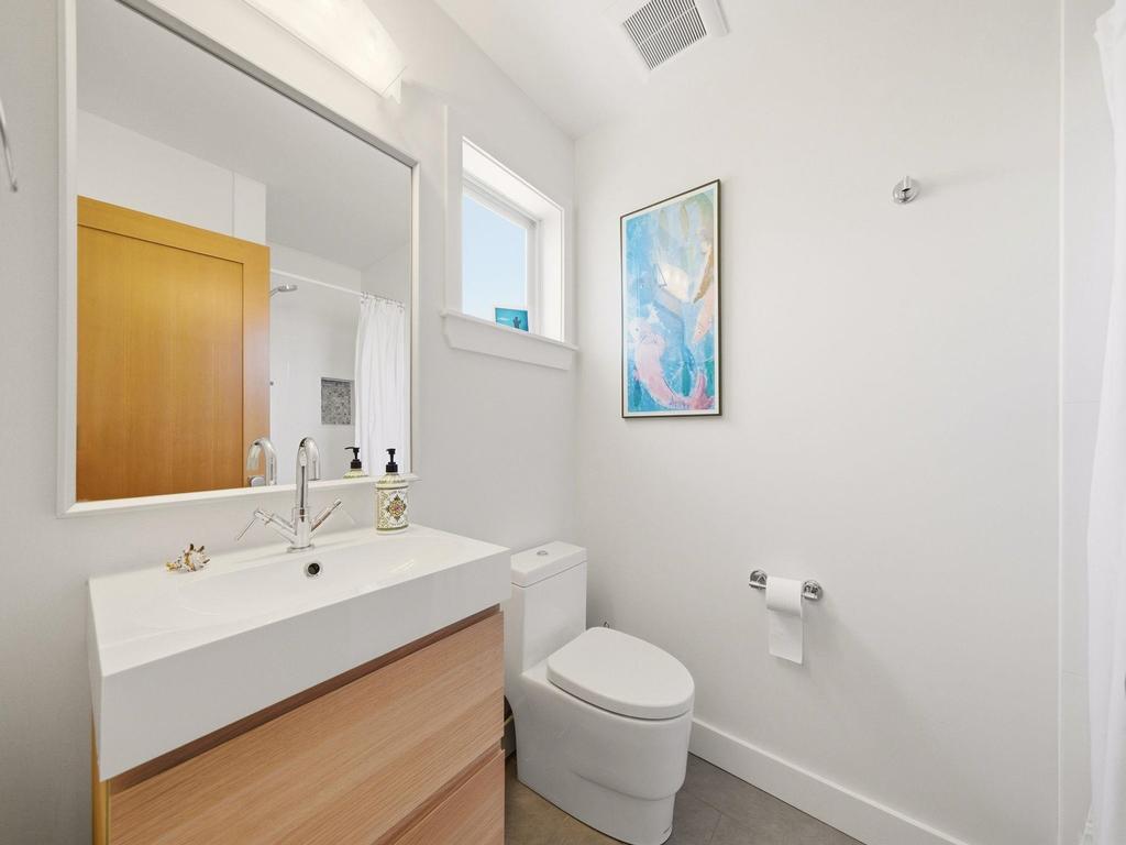 Listing Image for R3110295