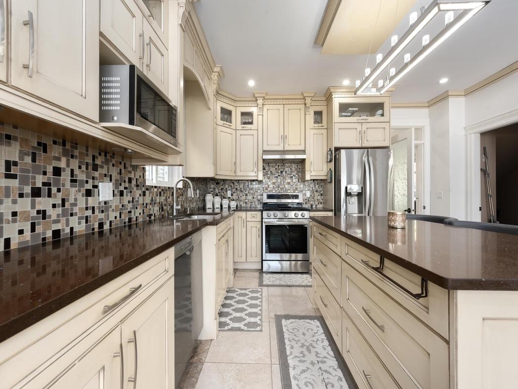 Listing Image for R3110296