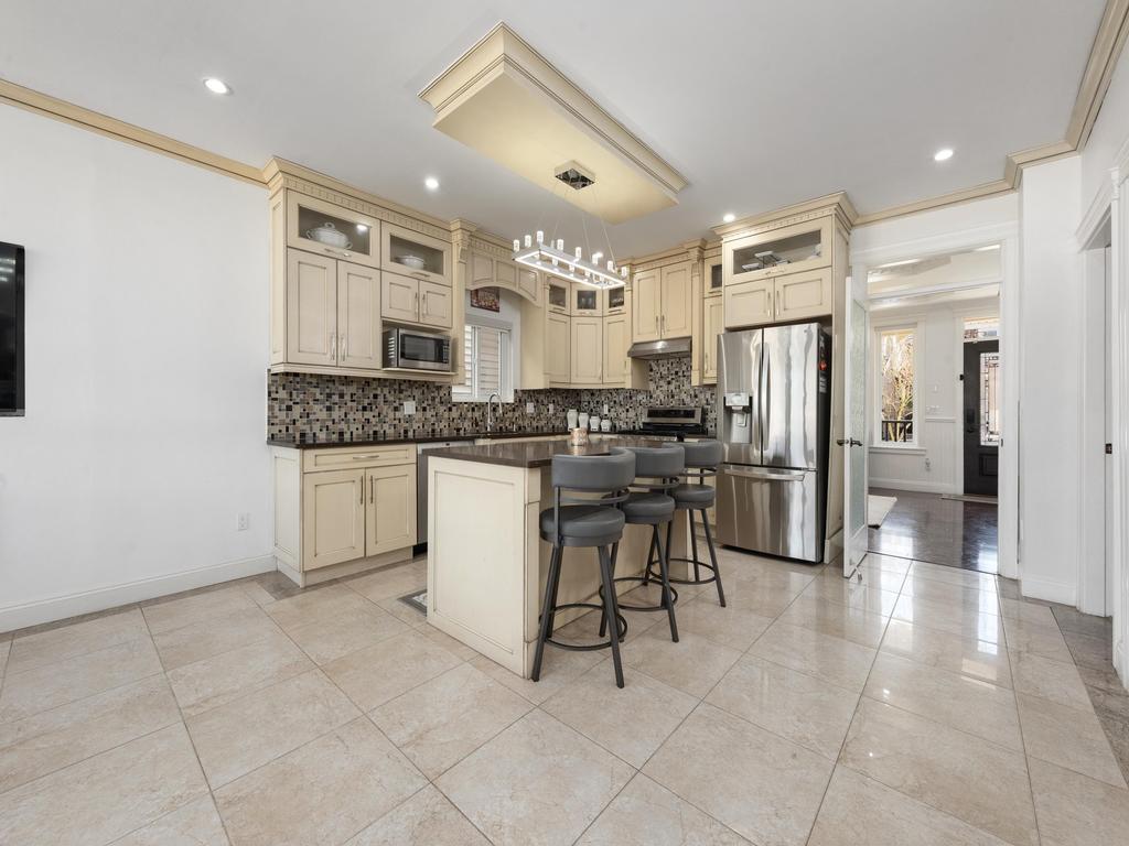 Listing Image for R3110296