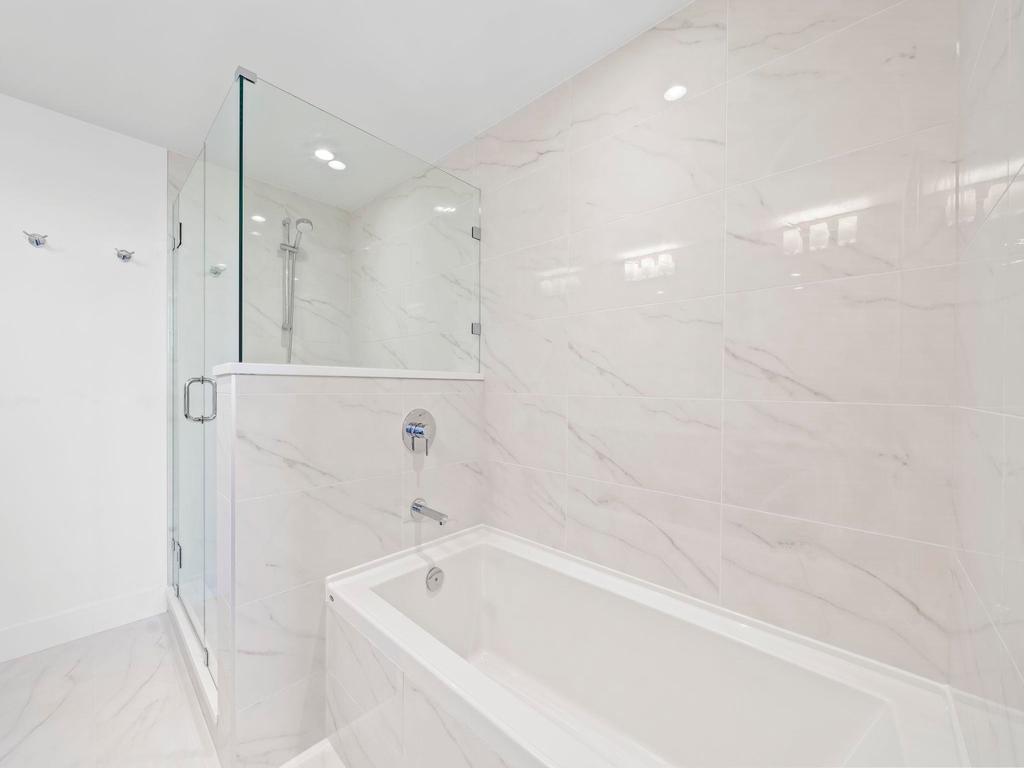 Listing Image for R3110302