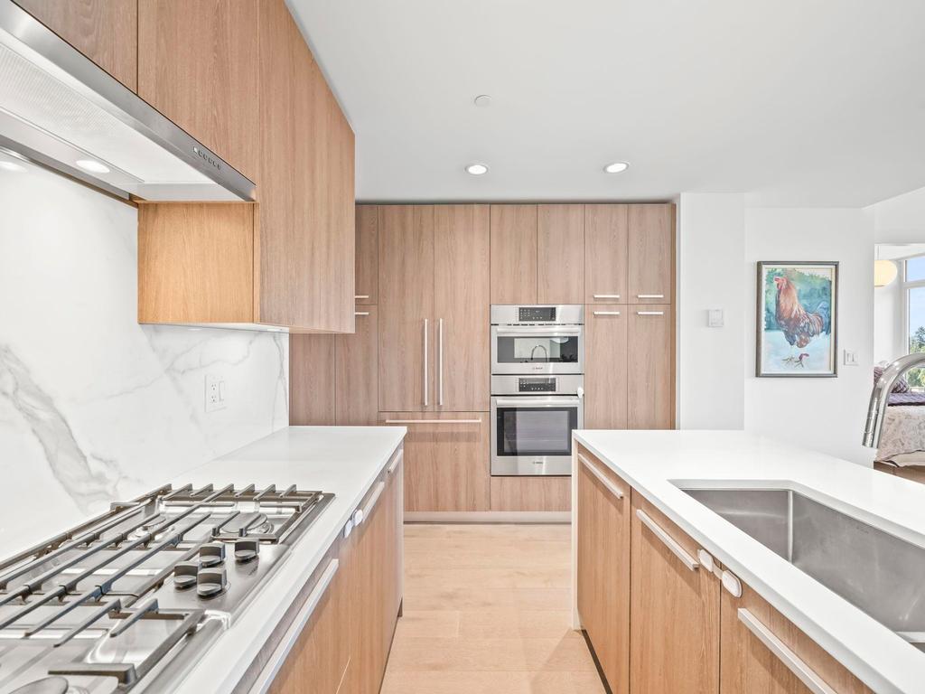 Listing Image for R3110302