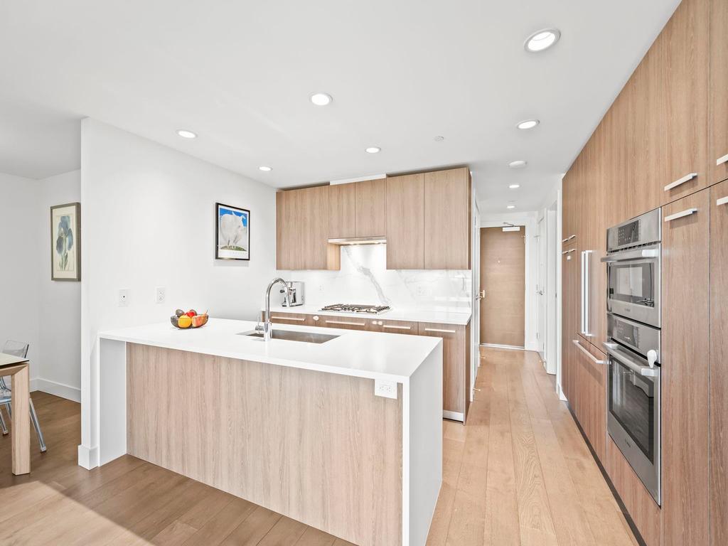 Listing Image for R3110302