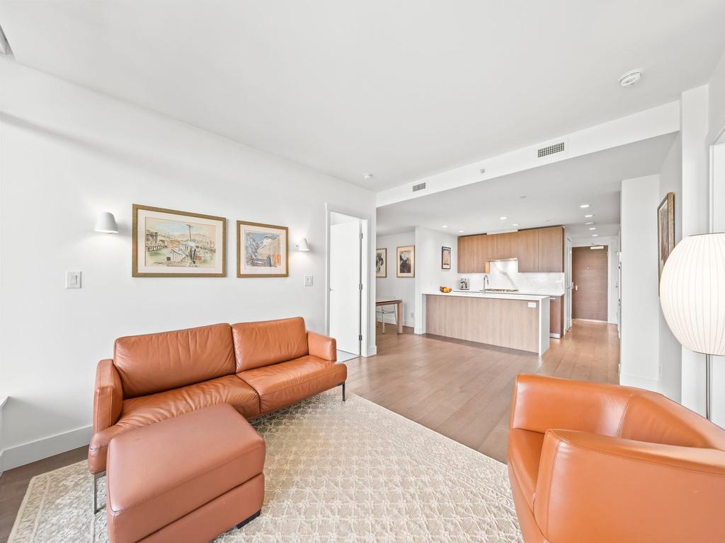 Listing Image for R3110302