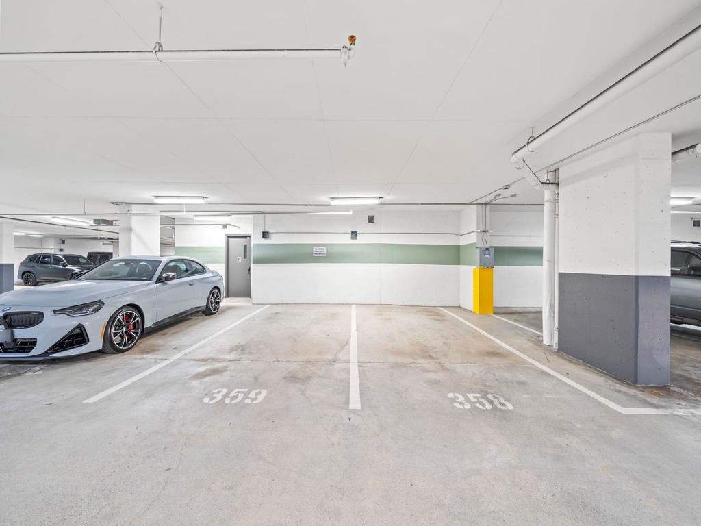 Listing Image for R3110302