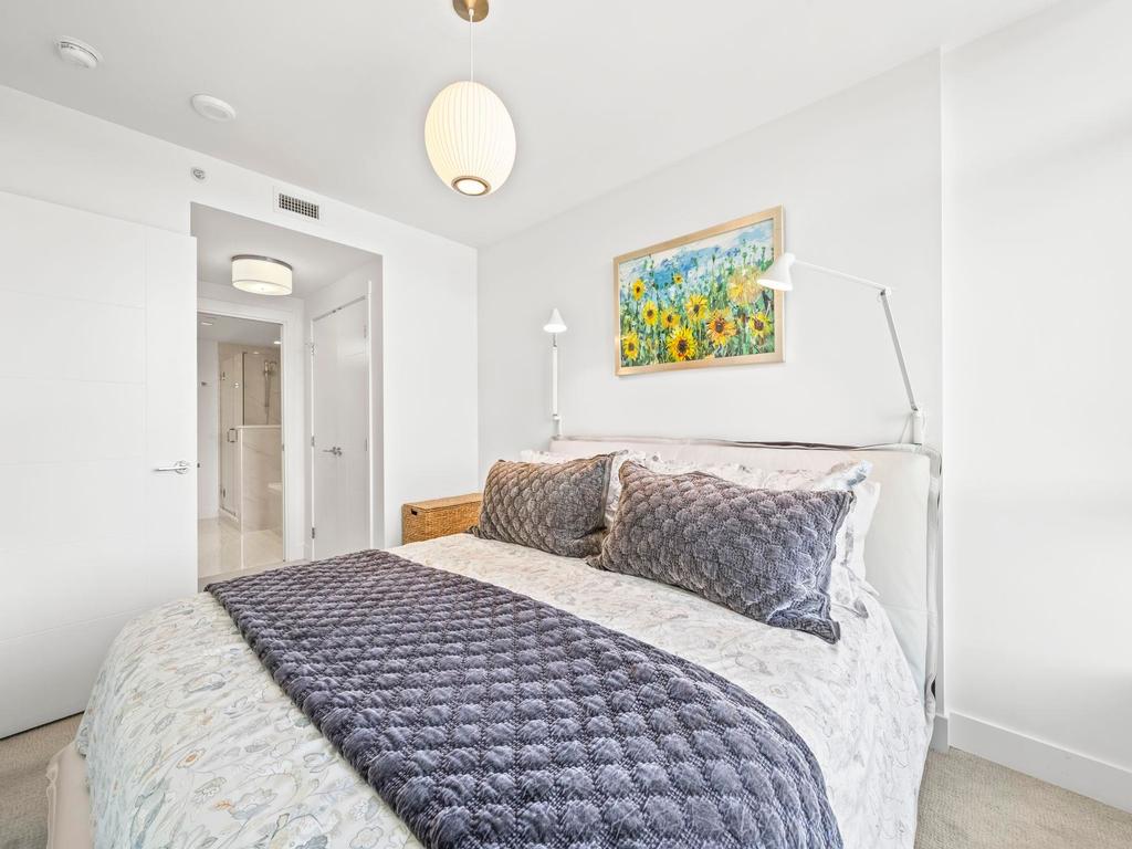 Listing Image for R3110302