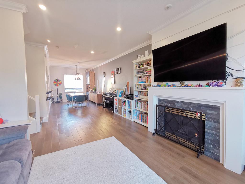 Listing Image for R3110310