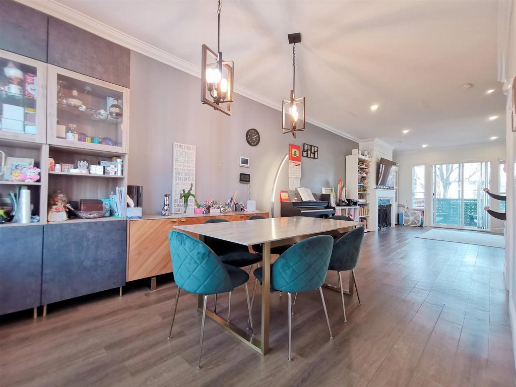 Listing Image for R3110310