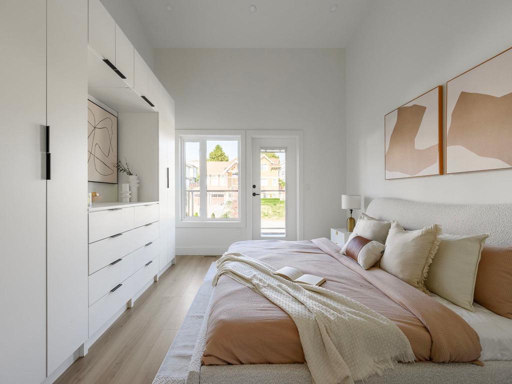 Listing Image for R3110320