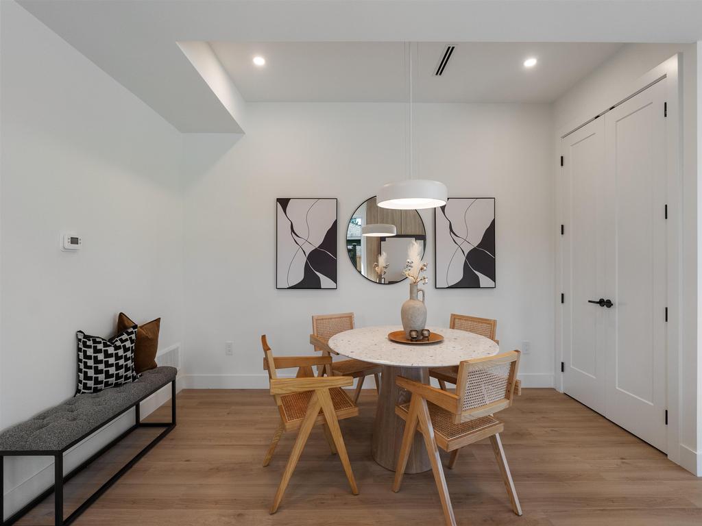 Listing Image for R3110320