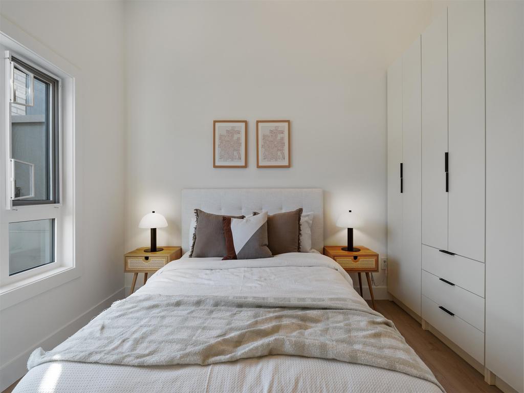 Listing Image for R3110320