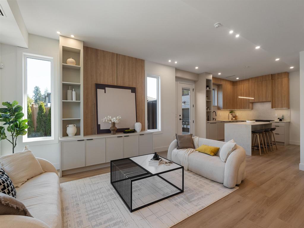 Listing Image for R3110320