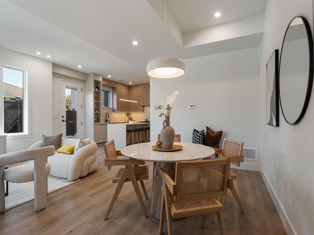 Listing Image for R3110320