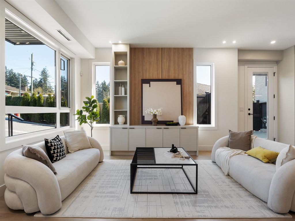 Listing Image for R3110320