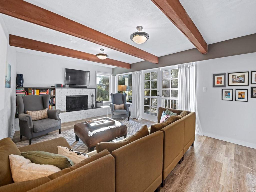 Listing Image for R3110341