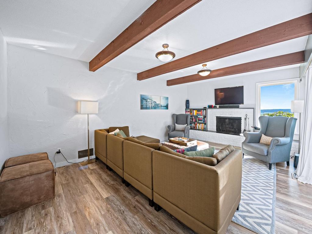 Listing Image for R3110341