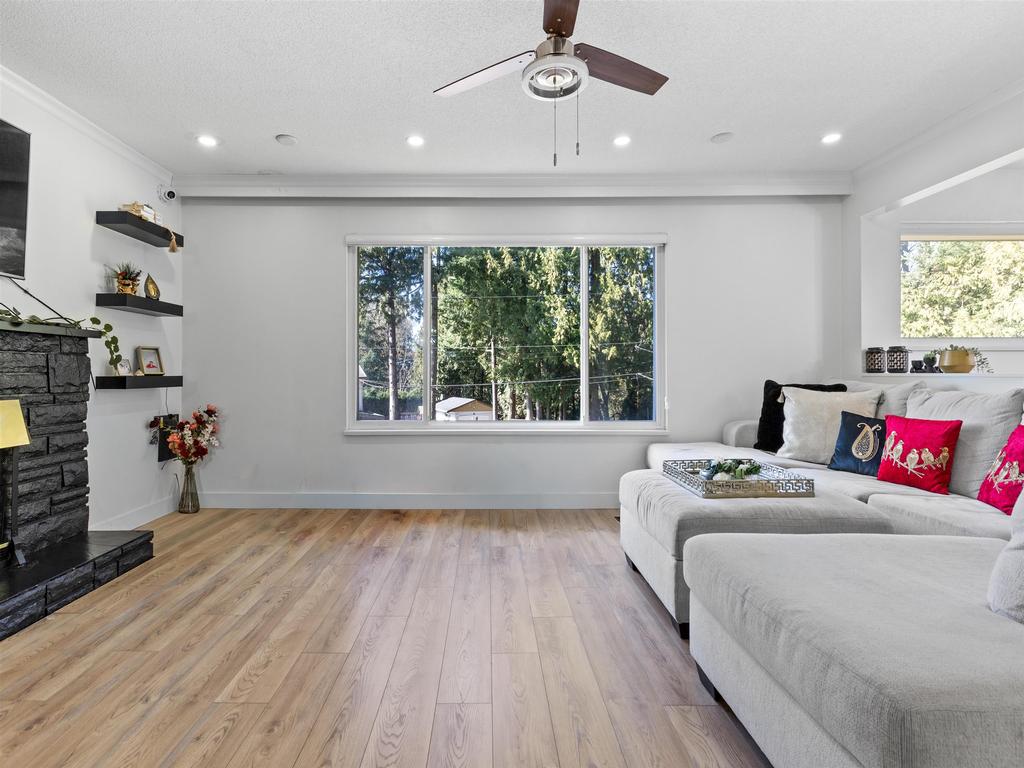 Listing Image for R3110350