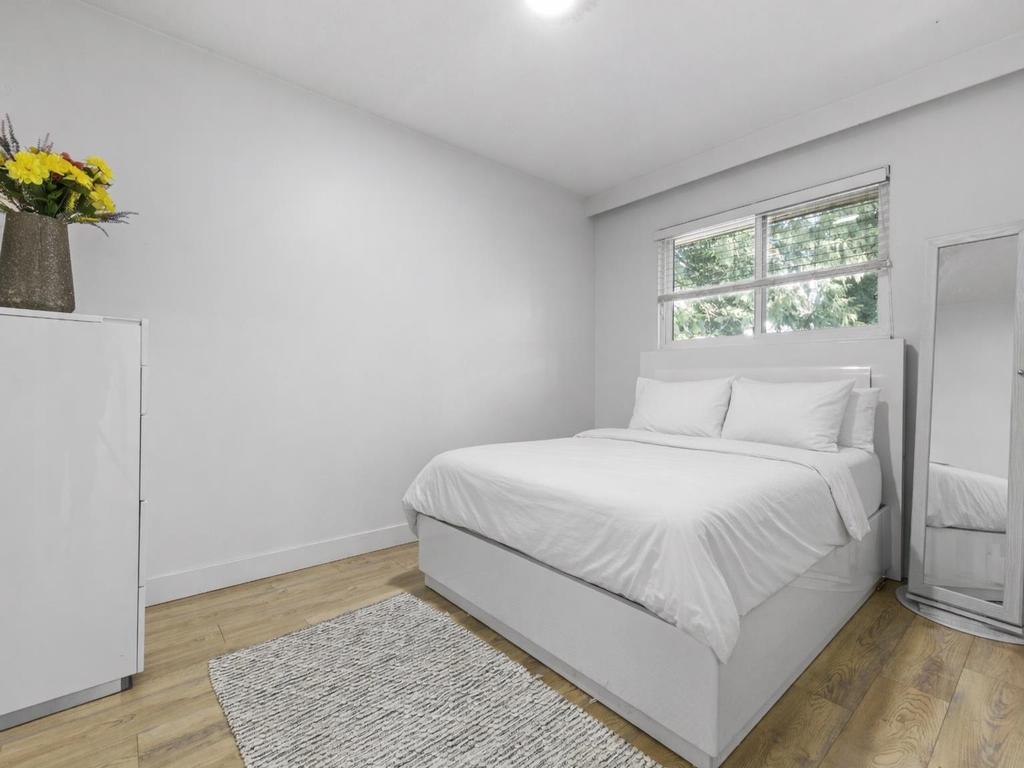 Listing Image for R3110350