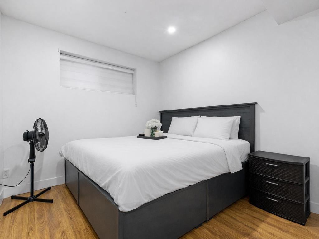 Listing Image for R3110350