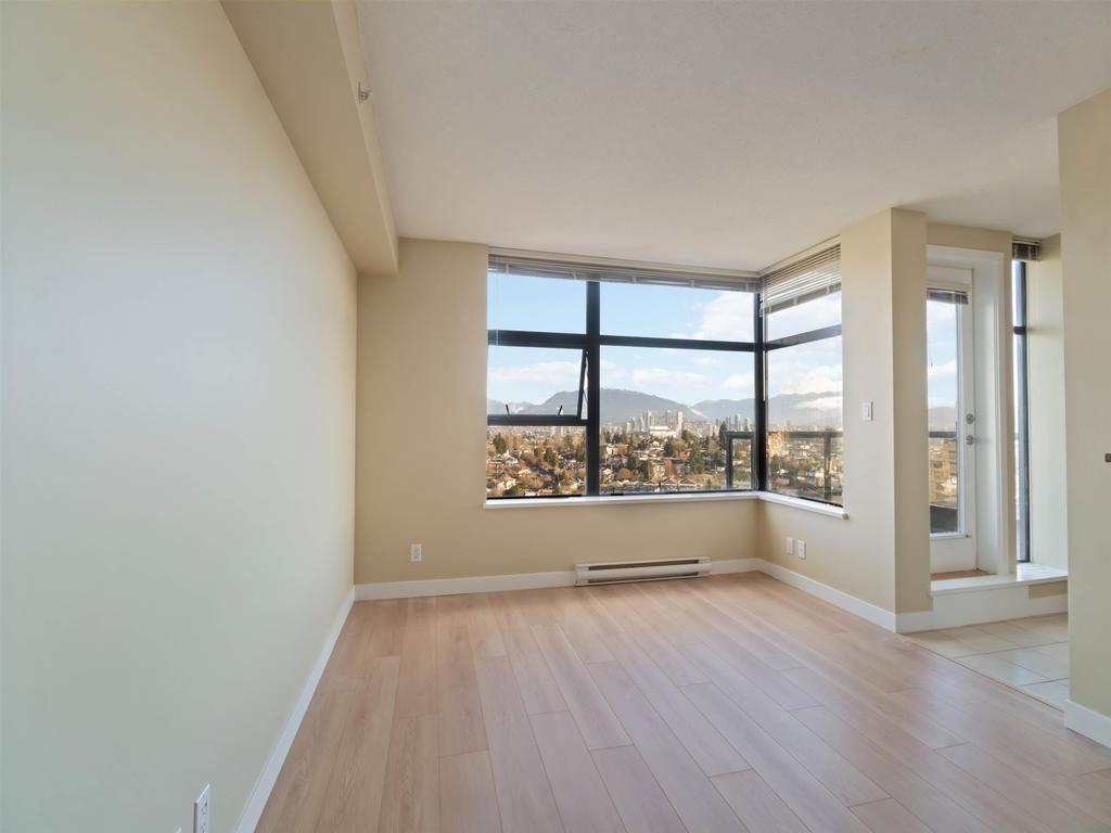 Listing Image for R3110359