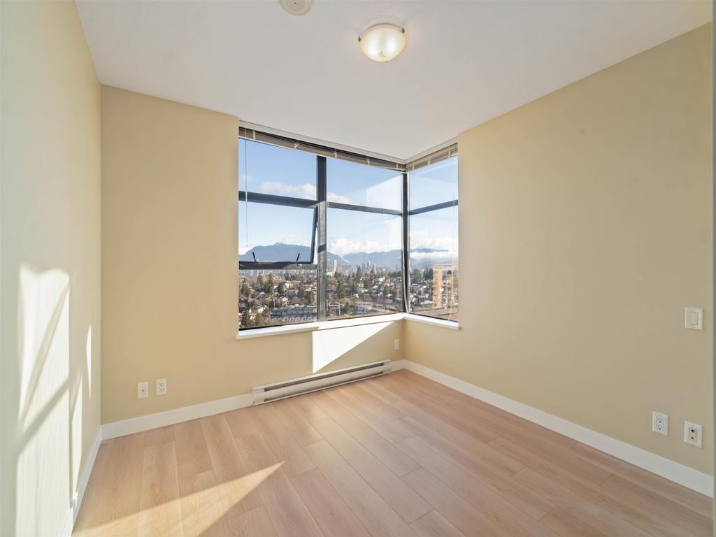 Listing Image for R3110359