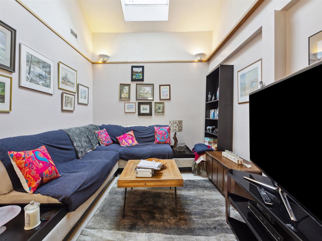 Listing Image for R3110381