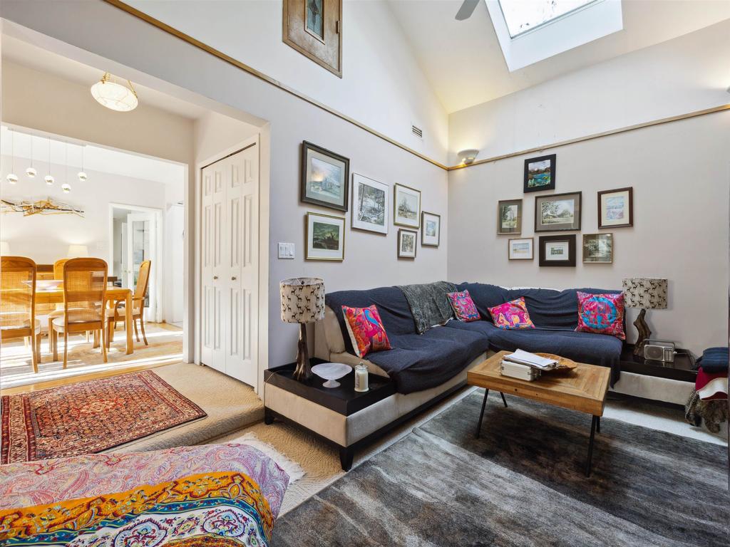 Listing Image for R3110381