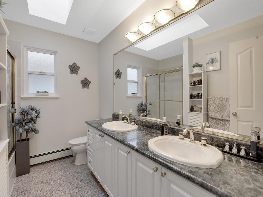 Listing Image for R3110383