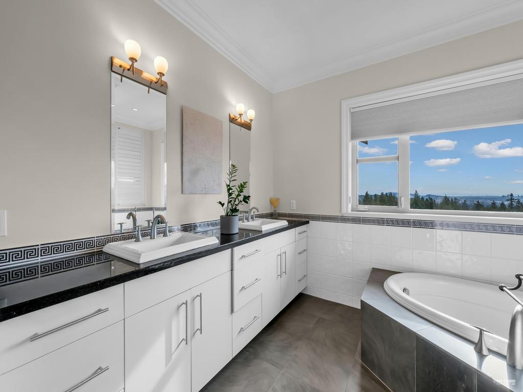 Listing Image for R3110386