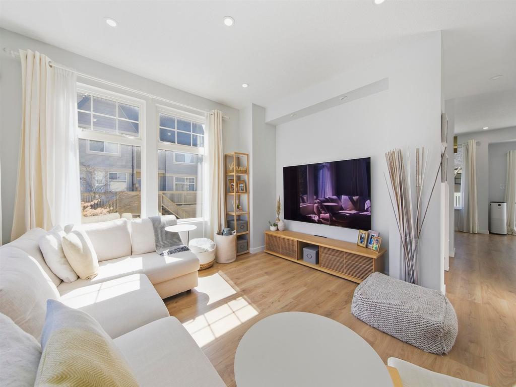 Listing Image for R3110398