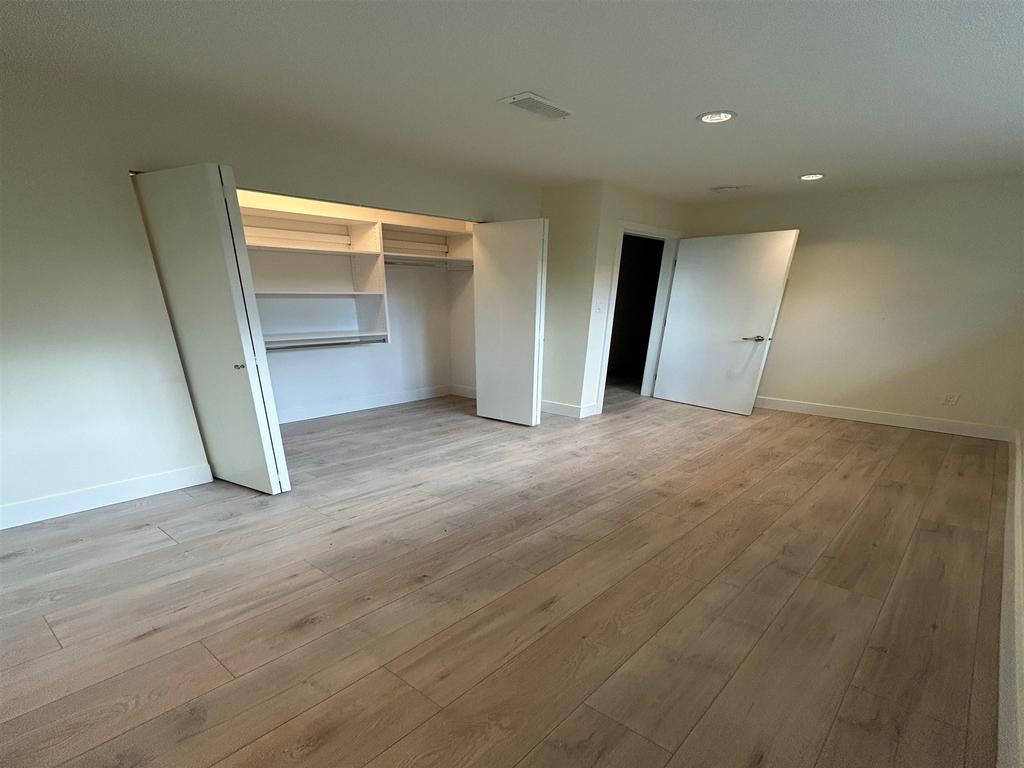 Listing Image for R3110399