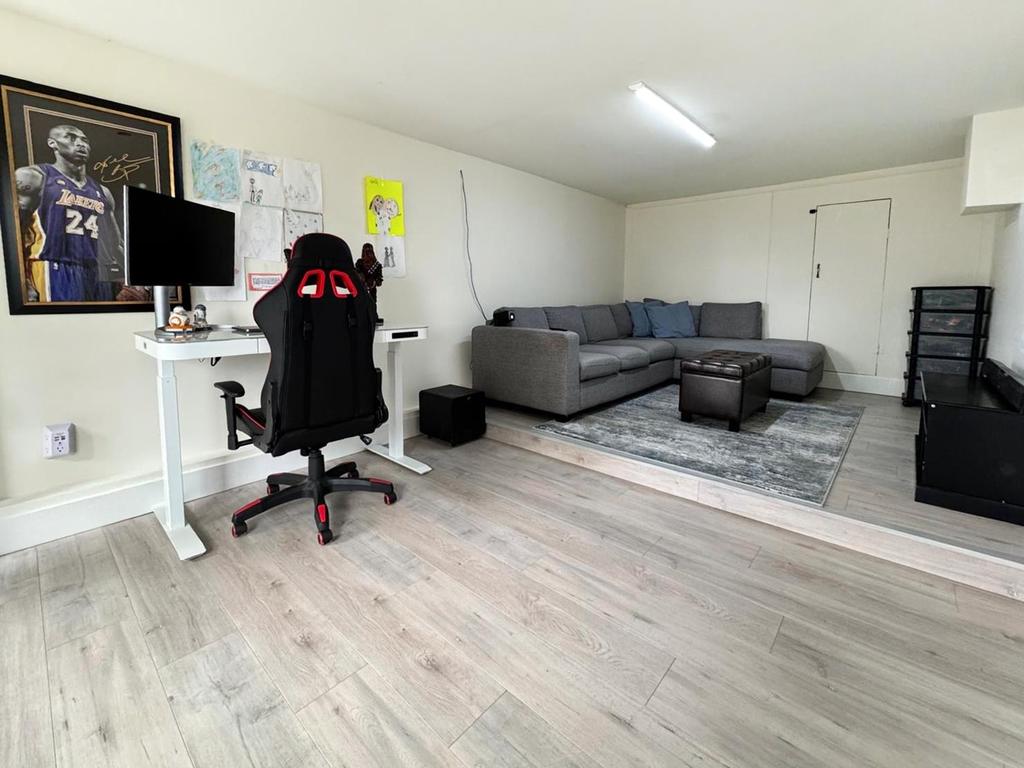 Listing Image for R3110399