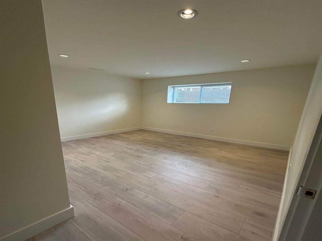 Listing Image for R3110399