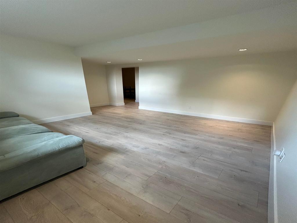 Listing Image for R3110399