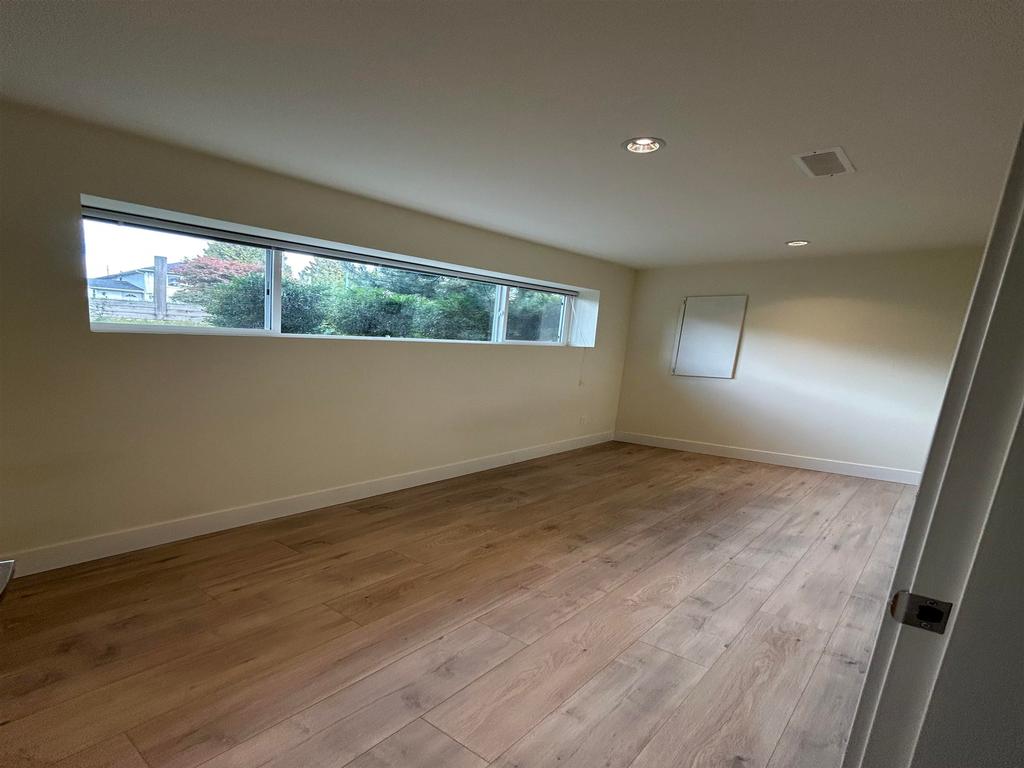 Listing Image for R3110399