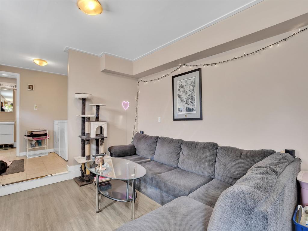 Listing Image for R3110405