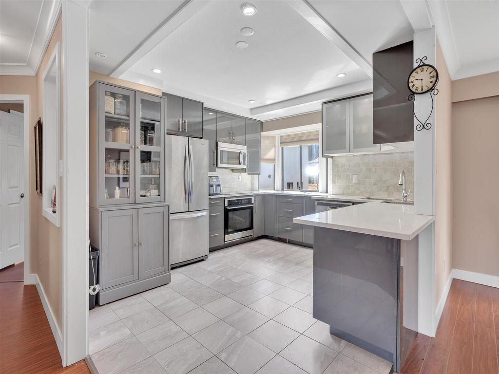 Listing Image for R3110405