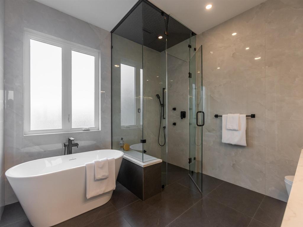 Listing Image for R3110408