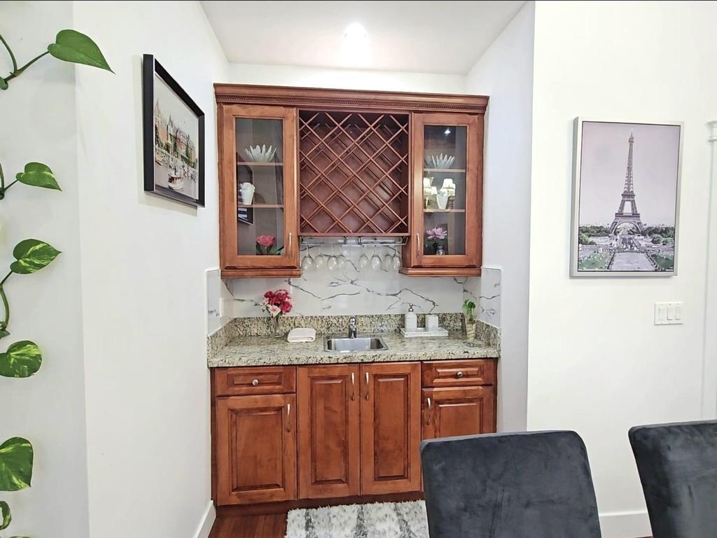 Listing Image for R3110413