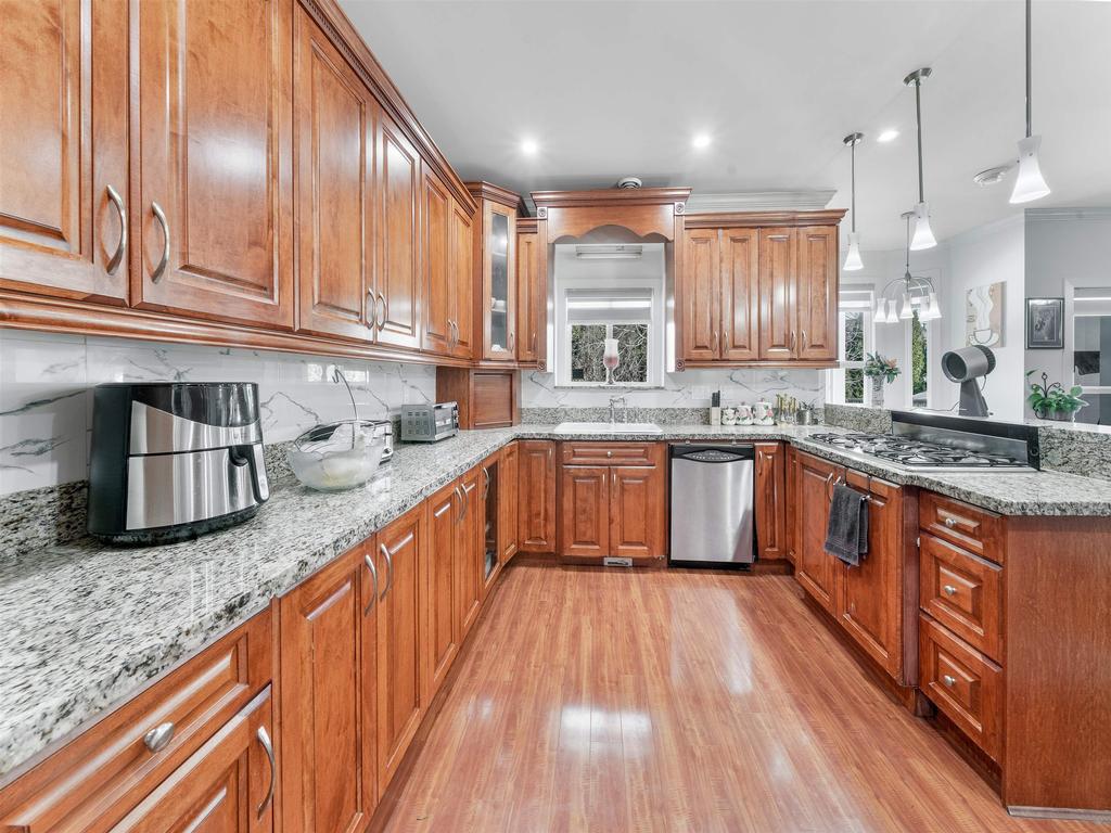 Listing Image for R3110413