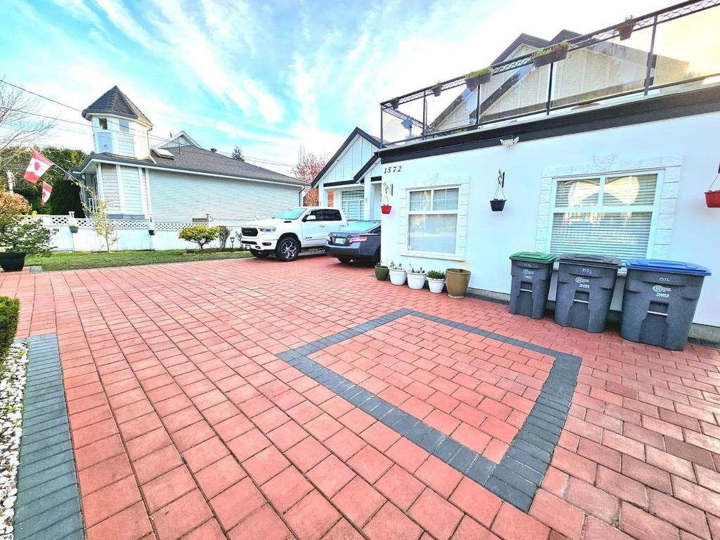 Listing Image for R3110413