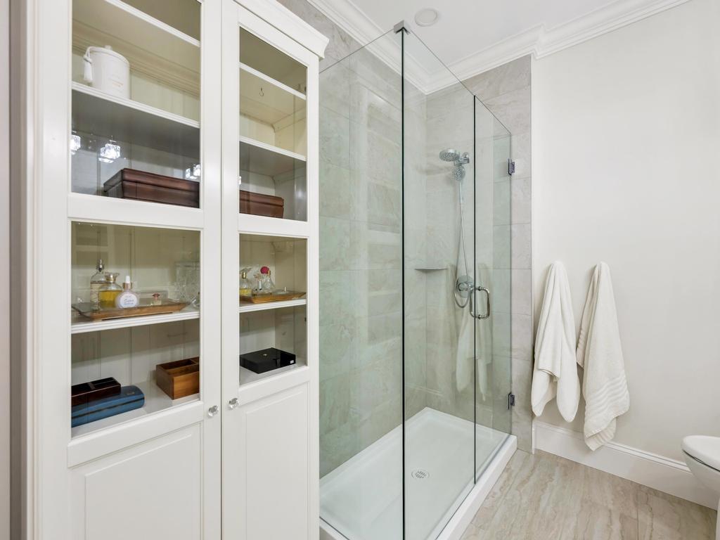 Listing Image for R3110420