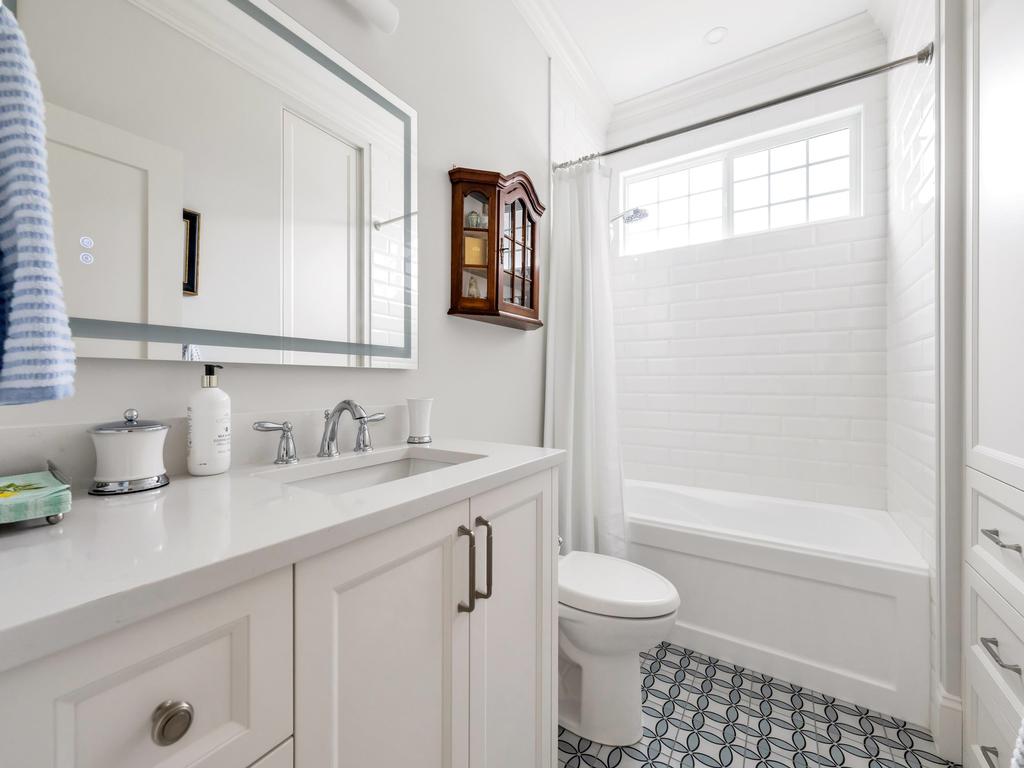 Listing Image for R3110420